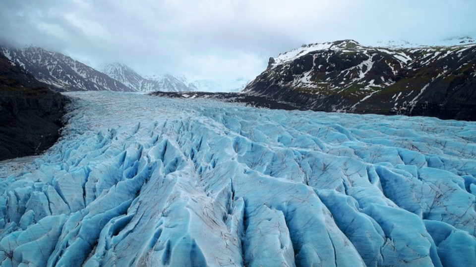 Vatnajokull glacier close to the Icelandic ring road