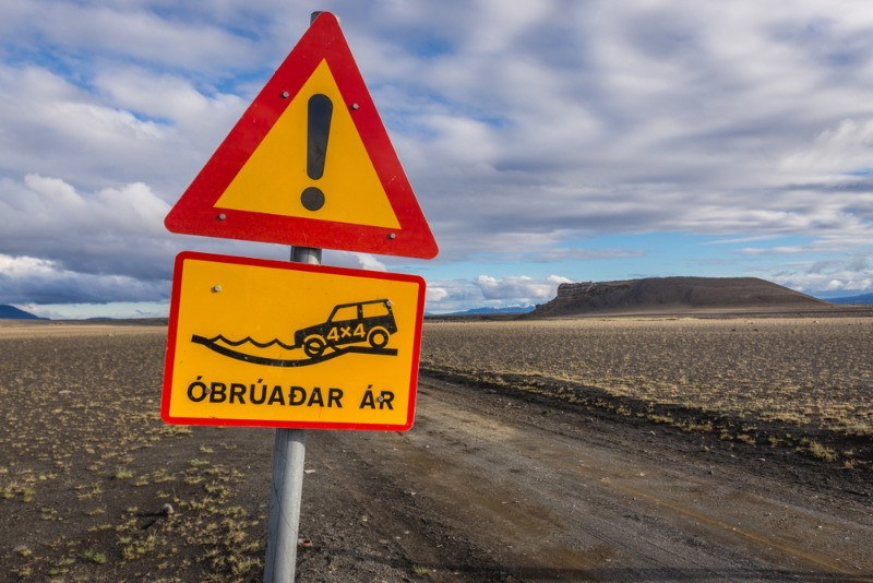 Icelands F-Road traffic sign warning abour river crossing