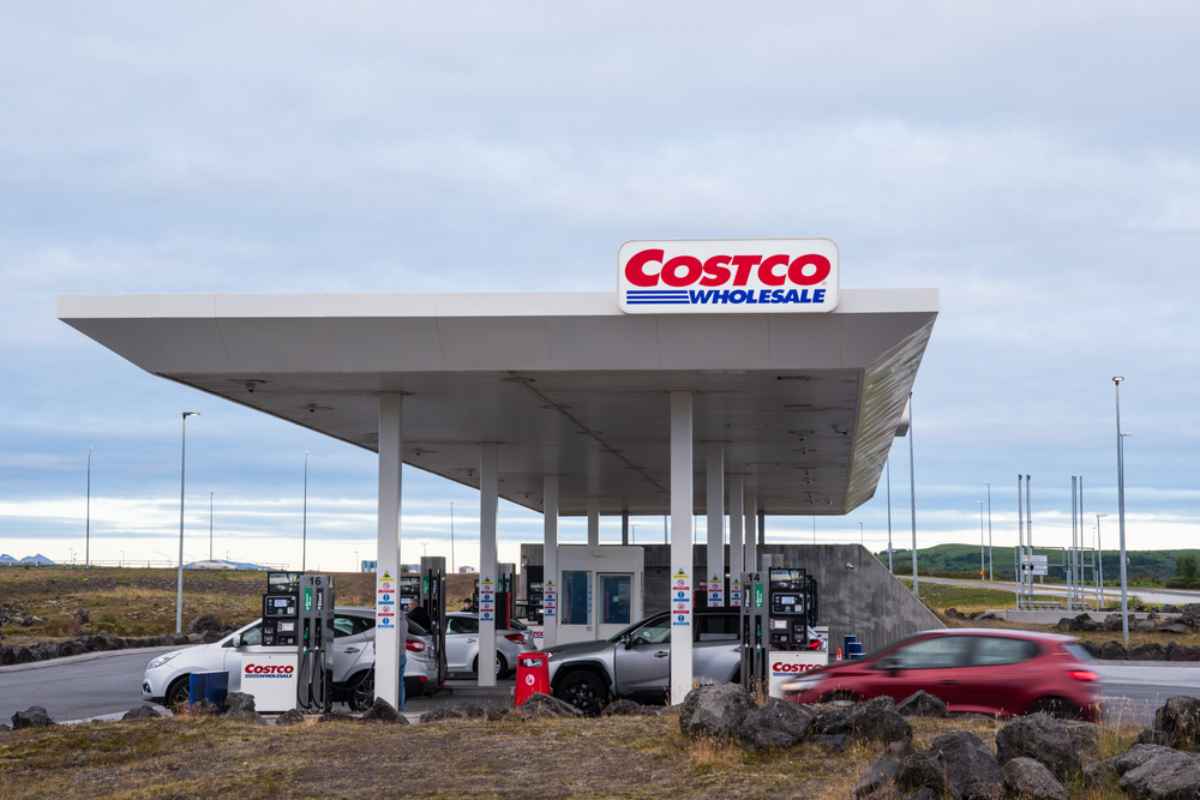 Costco gas station in Iceland General plan of the Costco gas station in Iceland, one of the cheapest.