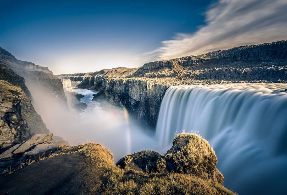 how long is the hike to Dettifoss fall