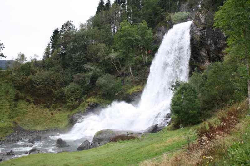 Fossatun waterfall