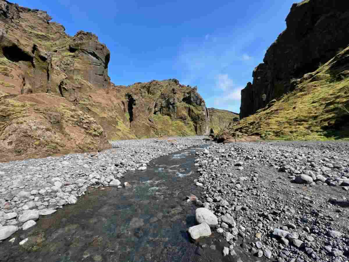River running thorugh a canyon in Iceland