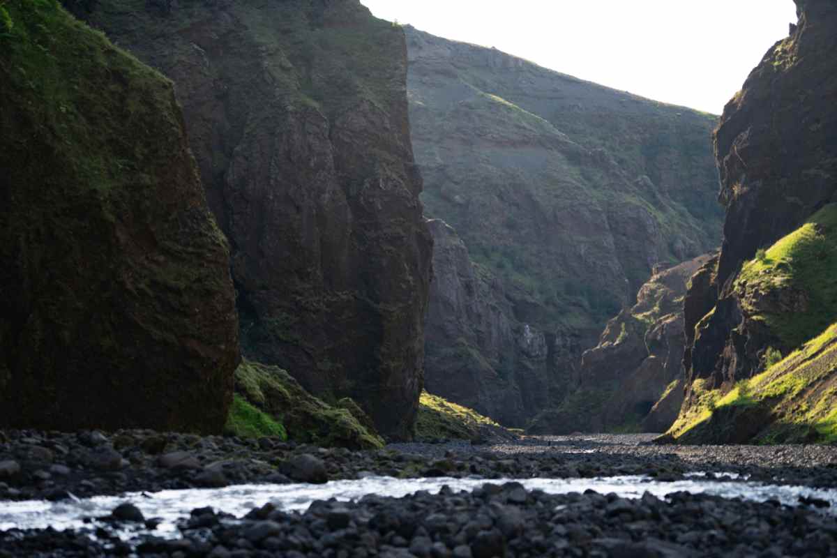 Mossy walls of stakkholtsgja canyon