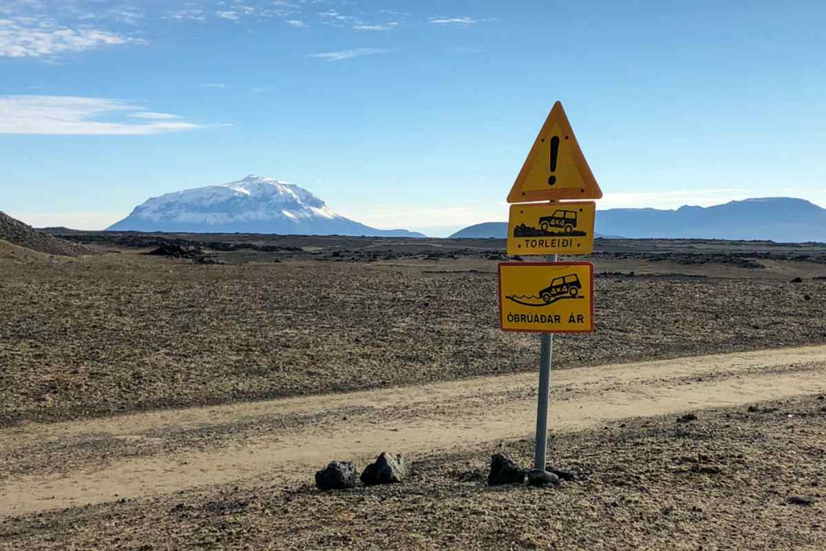 F249 Road warning sign