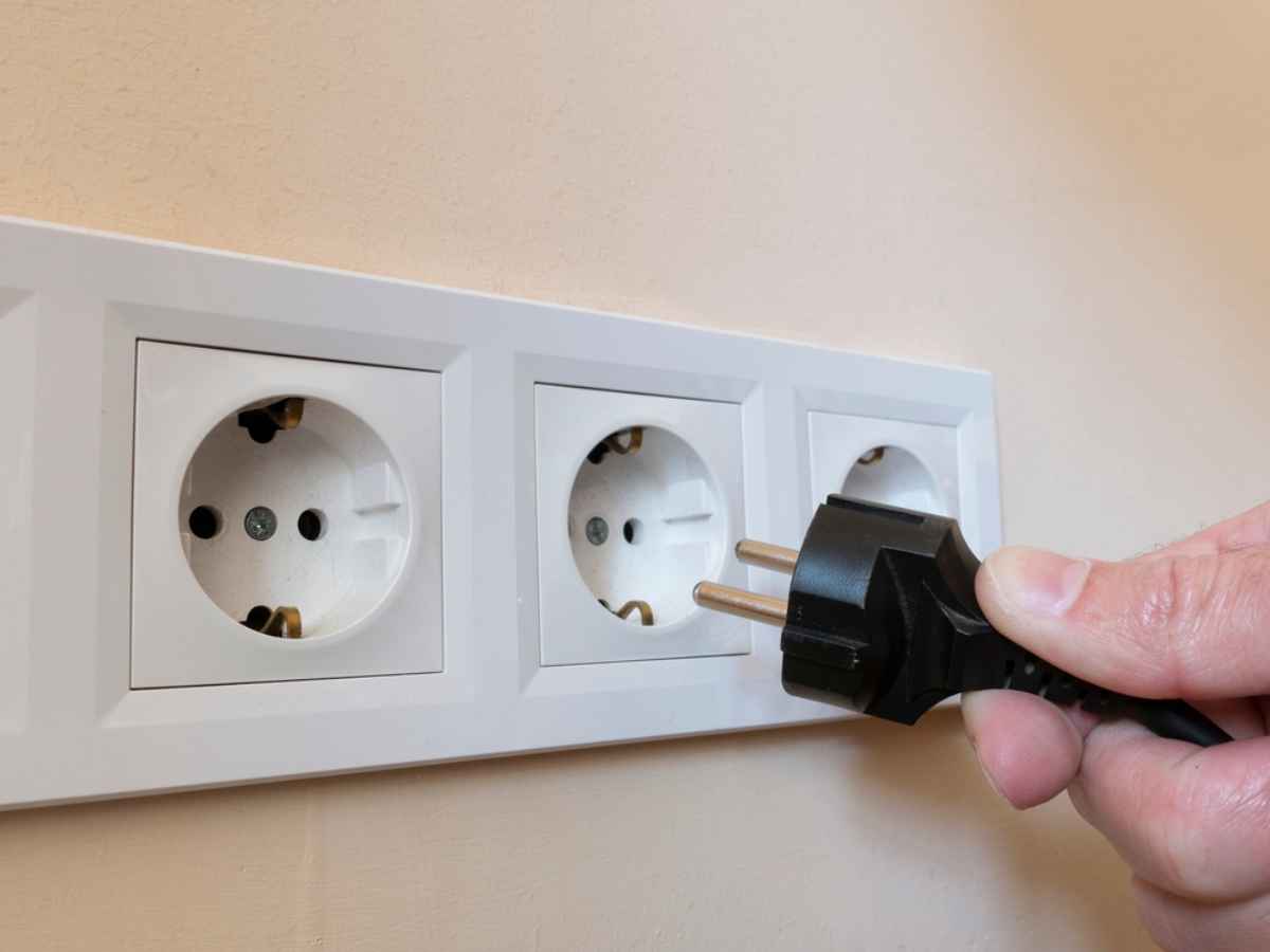 Iceland europlug and schuko plug on the wall