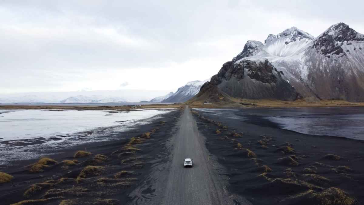 Beeindruckende Aussicht auf den Vestrahorn-Berg und den Stokksnes Strand
