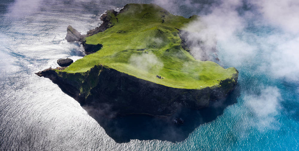 Luftaufnahme der Insel Heimaey