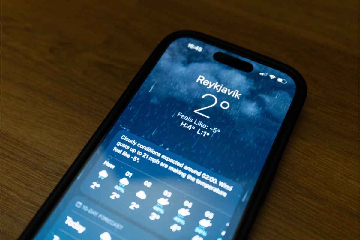 Handy zeigt das Wetter in Reykjavik