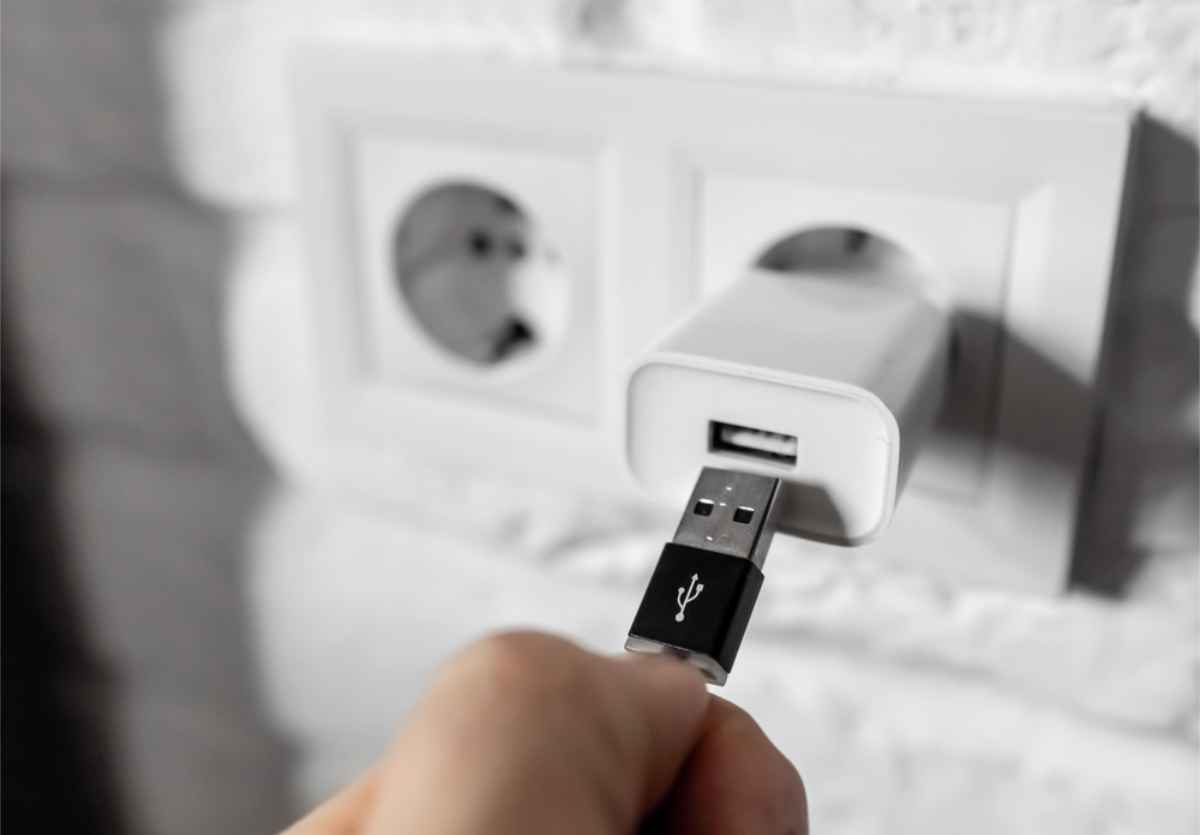 Netzstecker und Steckdosen in Island Steckeradapter Typ F für isländische Steckdosen